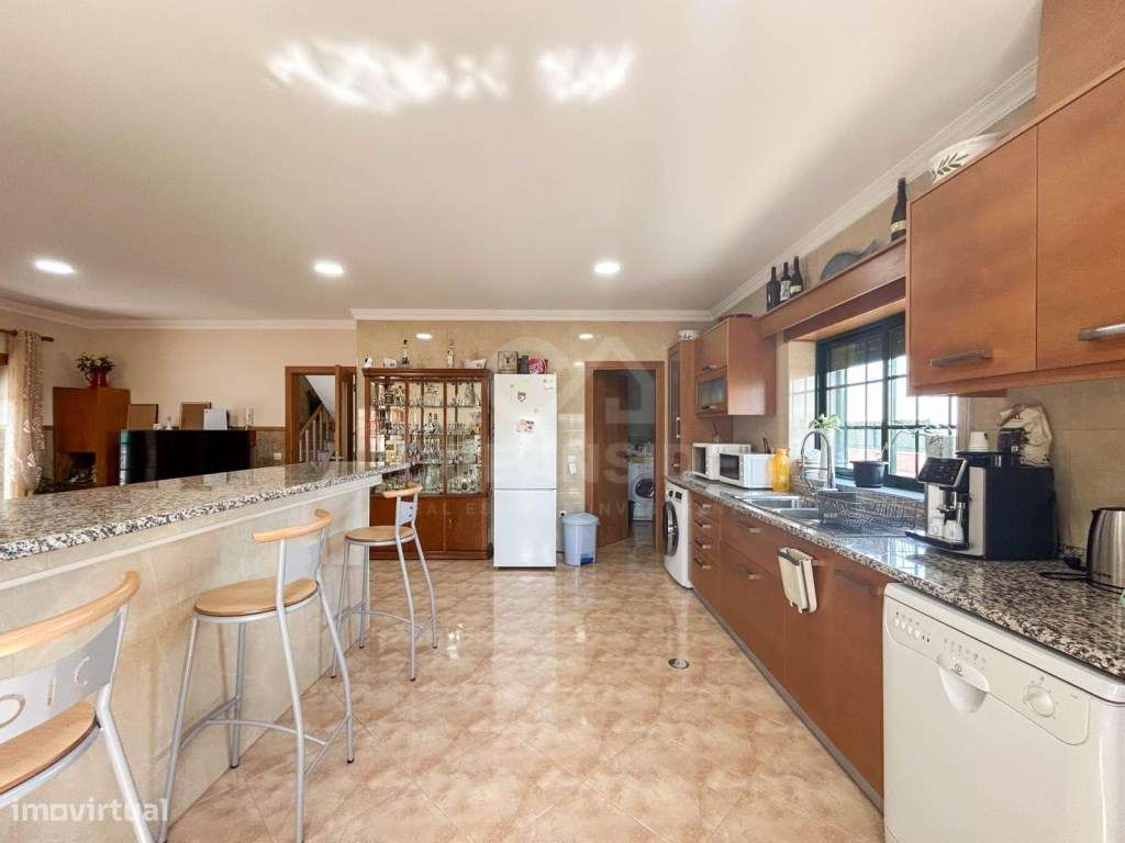 Moradia T4 independente em Castelo Branco-49