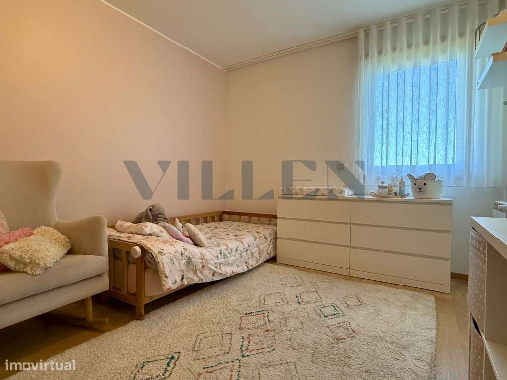 Apartamento T2 com Suíte, Closet, Garagem e Arrumos | Trofa-13