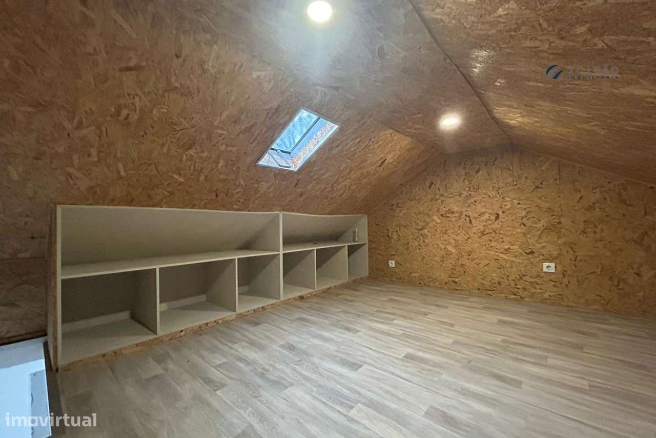 Moradia em Banda T2 - oportunidade de investimento - Grande imagem: 5/25