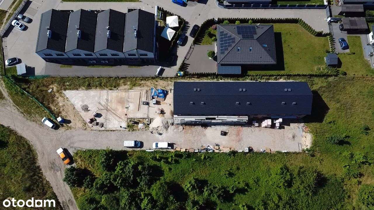 Nowy Szereg - środkowy - w Centrum Jelcza-Laskowic ul. Bożka - Pełny obrazek: 5/5