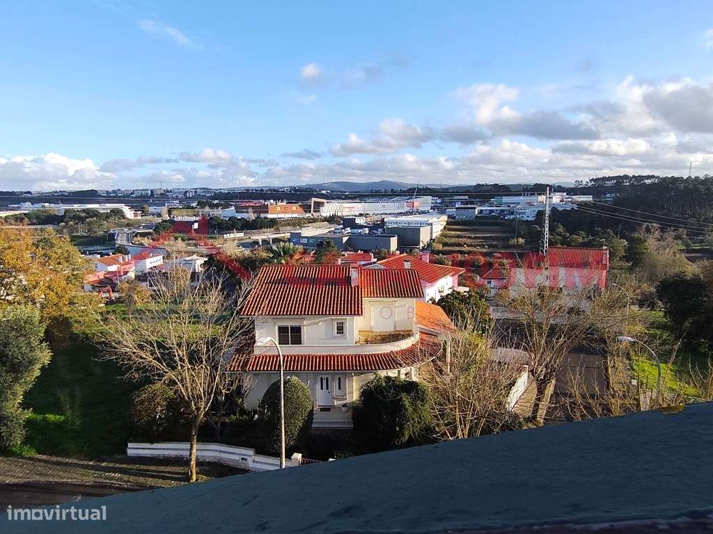 Apartamento T3 transformado em Duplex T2 +T2 - Grande imagem: 4/7