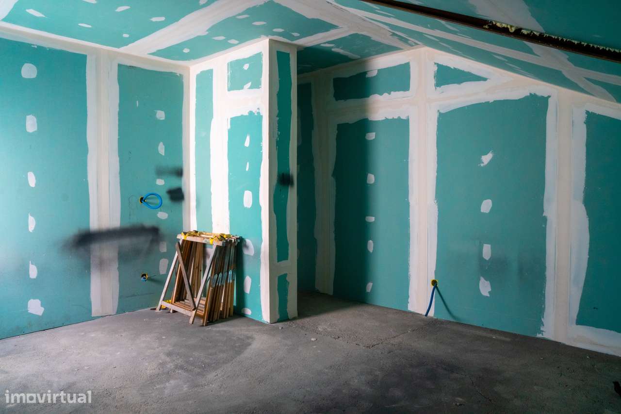 Moradia Remodelada T5 na Quinta do Conde – Pronta a Habitar!-29