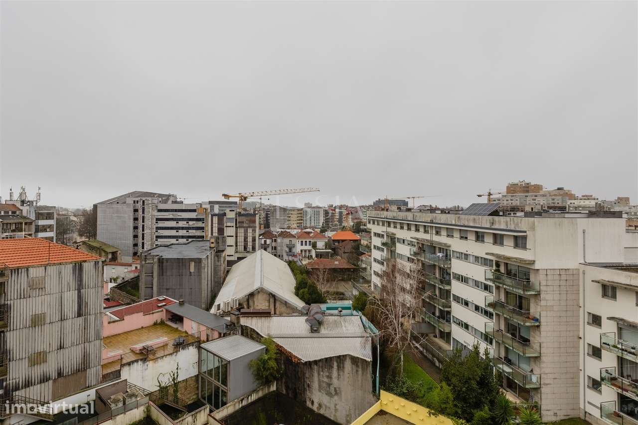 Apartamento T2 no Último Piso com Terraço na Boavista, Porto-29