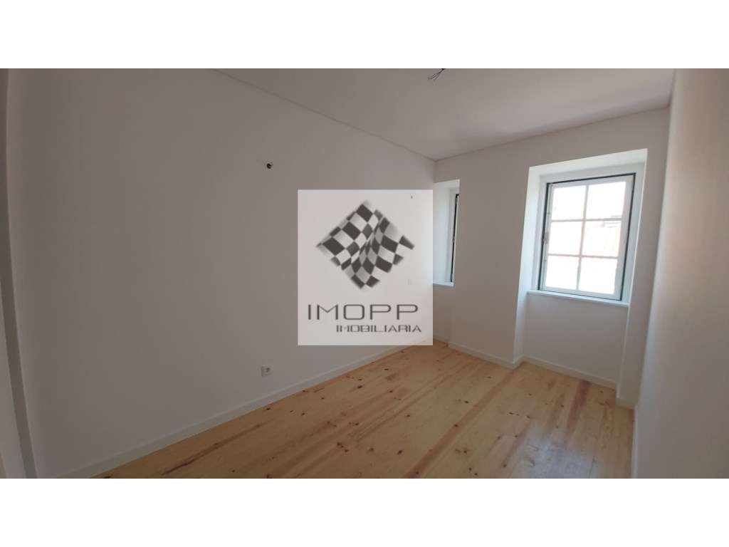 Moradia T2 +2 no centro histórico de Carnide-12