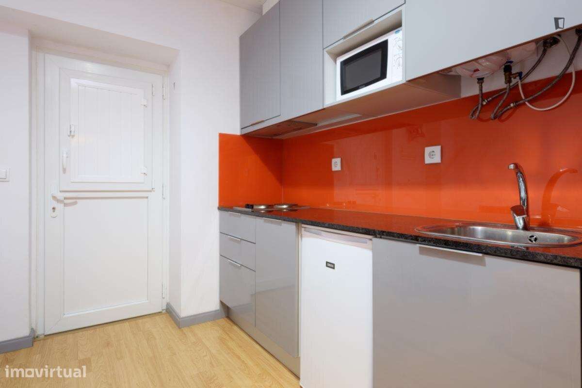 Estúdio - localizado em Montes Claros Coimbra - Grande imagem: 4/6