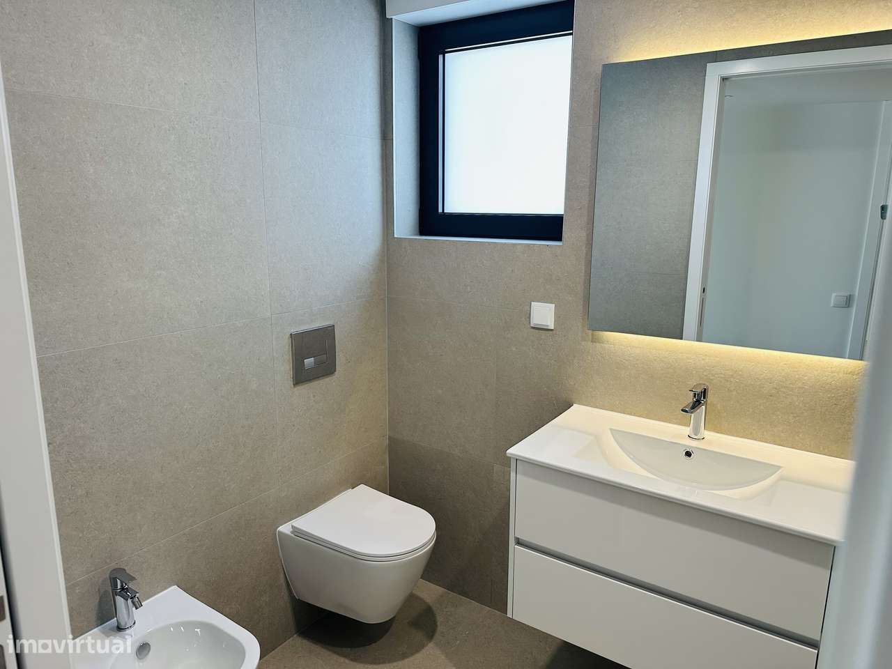 T2 luminoso com 2 estacionamentos (última fração disponível)-6