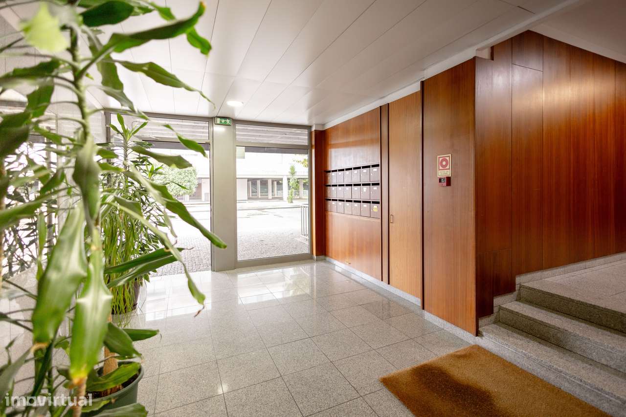 Magnífico T2, com 2 lugares de garagem, junto ao Mira Maia Shopping - Grande imagem: 4/14