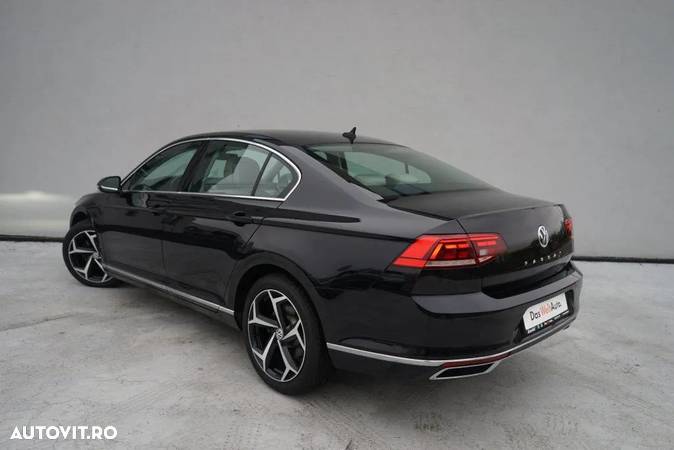 Volkswagen Passat - 4