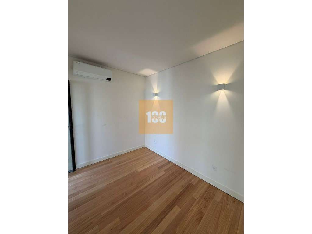 Moradia com jardim em Matosinhos Sul-20