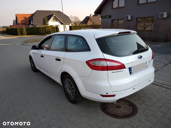 Ford Mondeo 2.0 Ambiente - 5