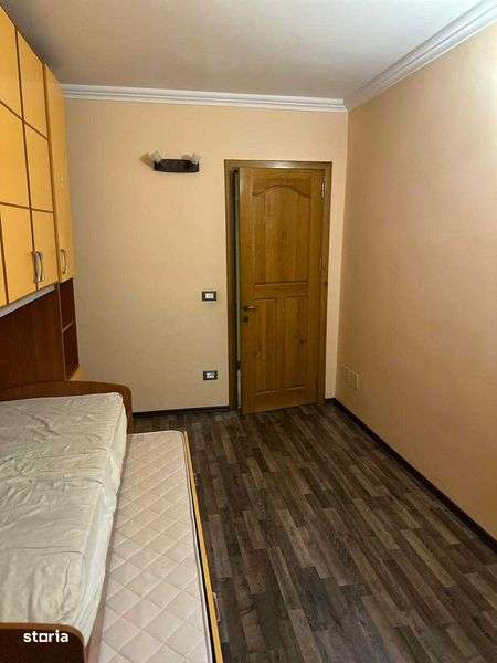 Vand apartament 2 camere,parter cartier Traian Ramnicu Valcea - Imagine principală: 4/8