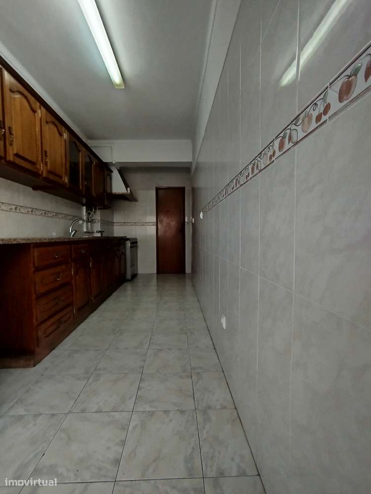 T2 Alto Seixalinho com elevador - Grande imagem: 5/25