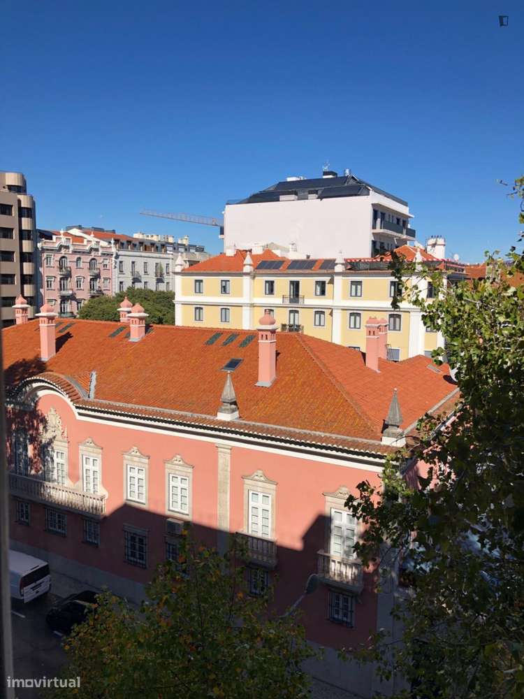 Quarto - localizado em São Sebastião Lisbon - Grande imagem: 5/6