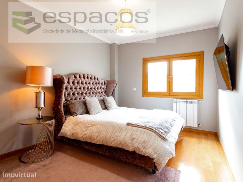 T3 Espaçoso na Parreirinha com Parqueamento e Vista Rio-21