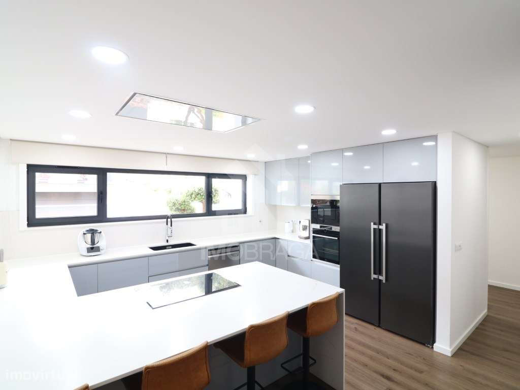 Venda Moradia Geminada T3, em Esporões, Braga-28