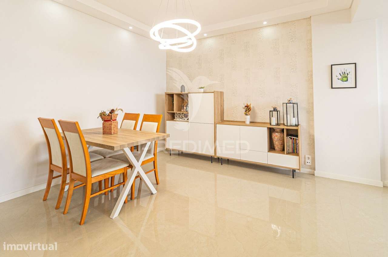 Oportunidade! Apartamento remodelado T3 em Cacilhas com vista Rio Tejo - Grande imagem: 5/28