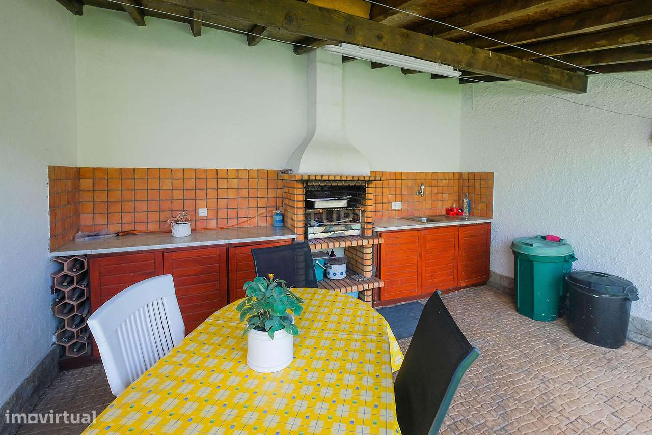Moradia T5 em Carcavelos — Espaço, Conforto e Localização Privilegiada-43