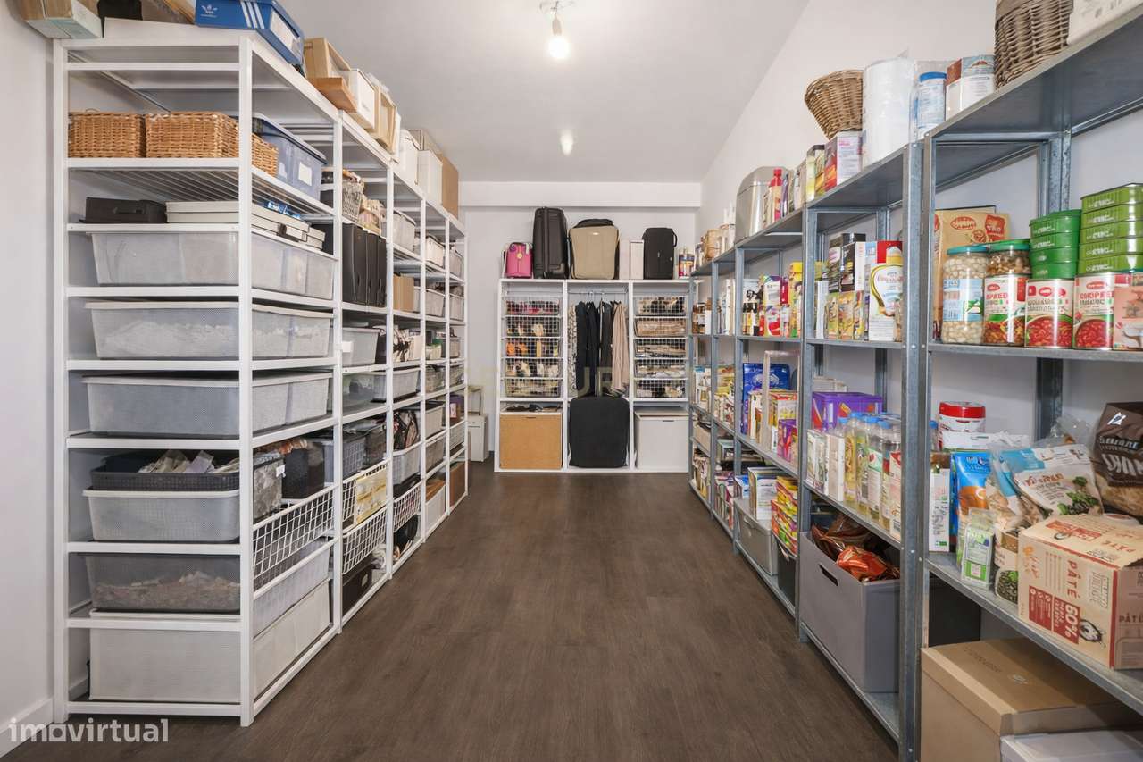 Apartamento T3 | 86 m2 + 14 m2 | Lugar de Garagem | Vista Rio Tejo | A-19