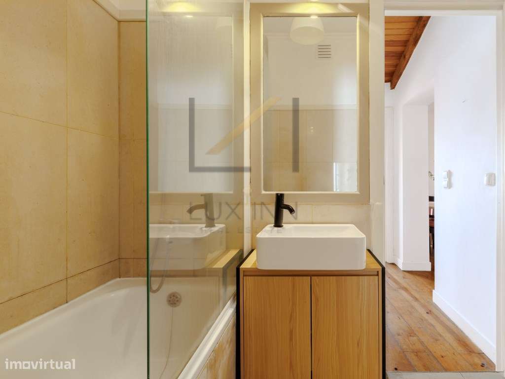 Apartamento T2 em Alfama, excelente localização-21