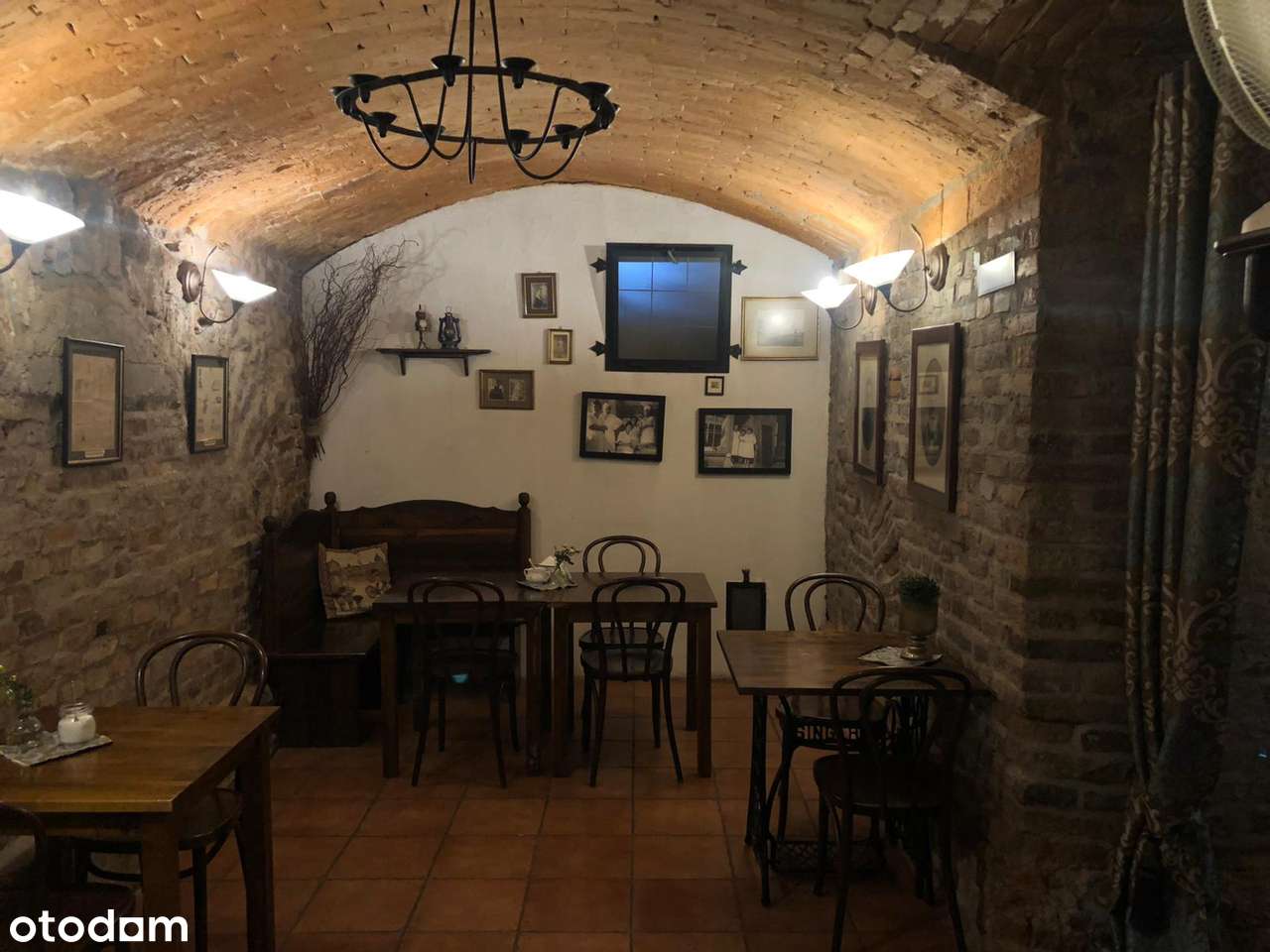 Klimatyczny lokal gastronomiczny w samym sercu Oświęcimia-0