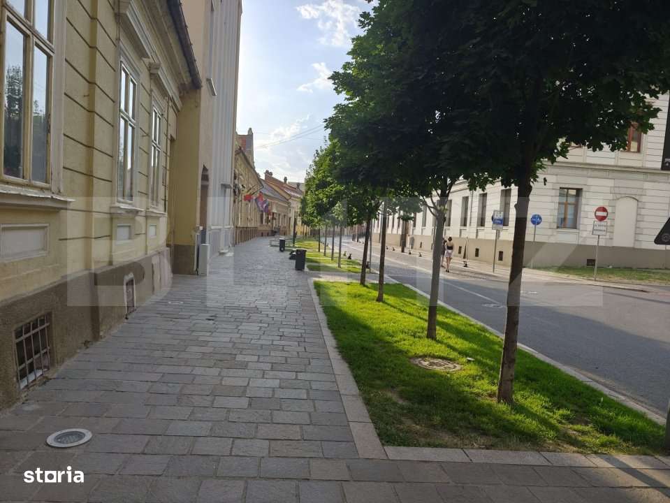 Apartament renovat complet situat in zona ultracentrala in cladire ist - Imagine principală: 3/19