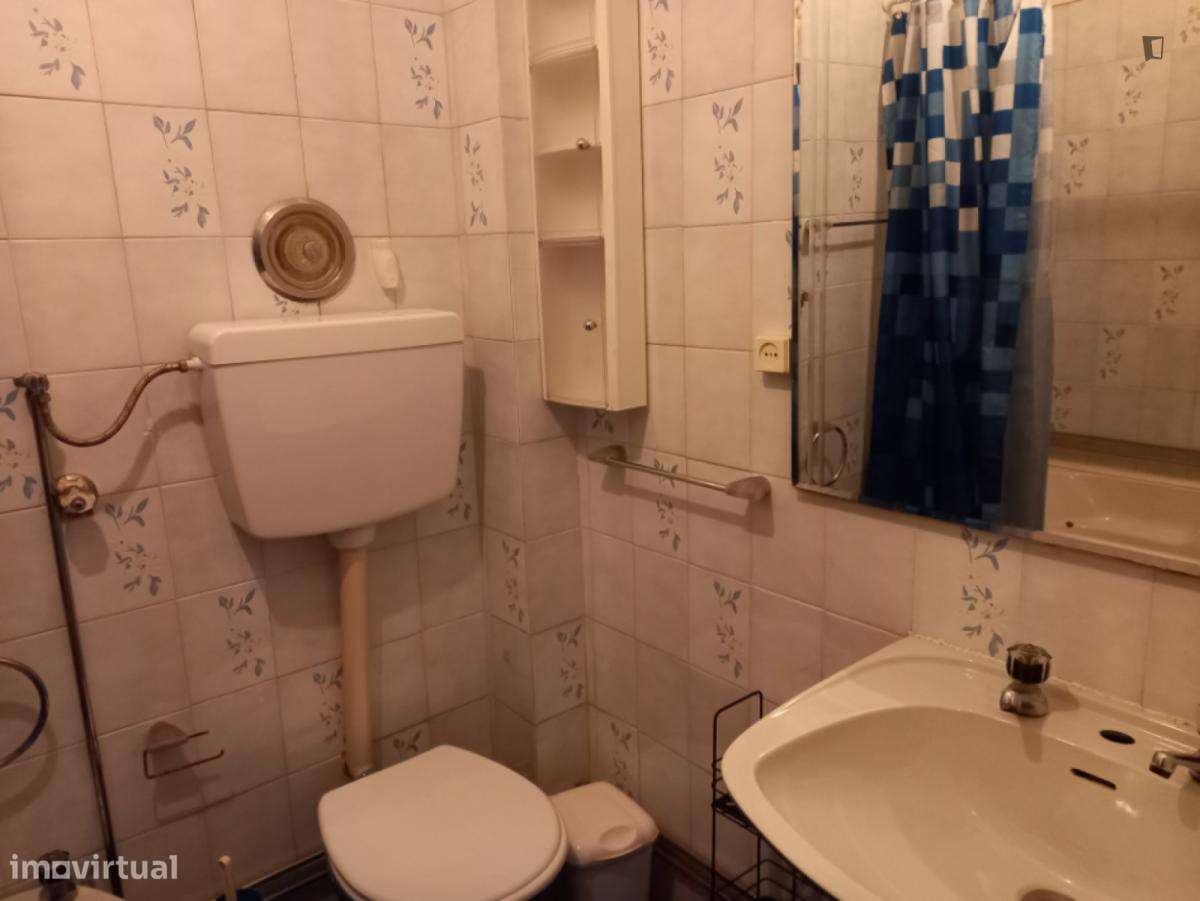 Quarto - localizado em Baixa de Santa Clara Coimbra - Grande imagem: 3/10