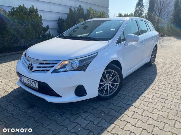 Toyota Avensis Combi 1.6 - 24