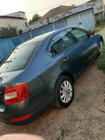 Skoda Octavia 1.6 TDI Ambition - 2