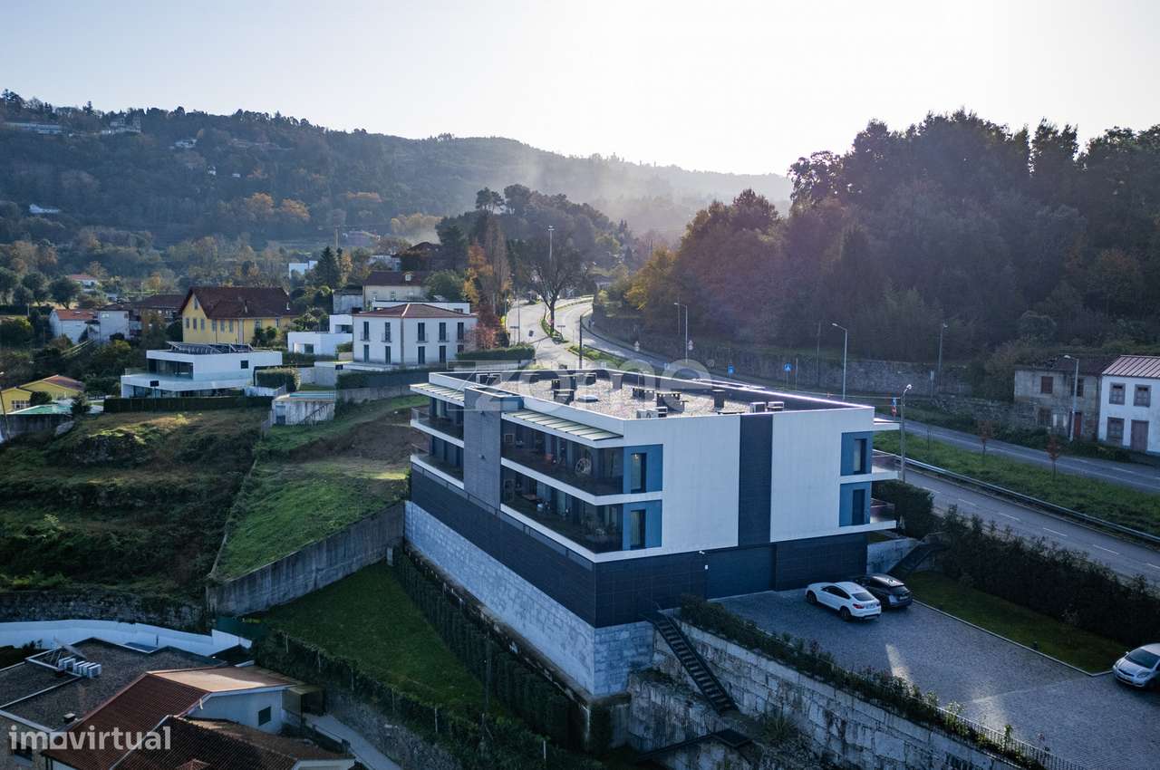 Apartamento T3 exclusivo no Edifício Bom Jesus em Tenões, Braga - Grande imagem: 2/41