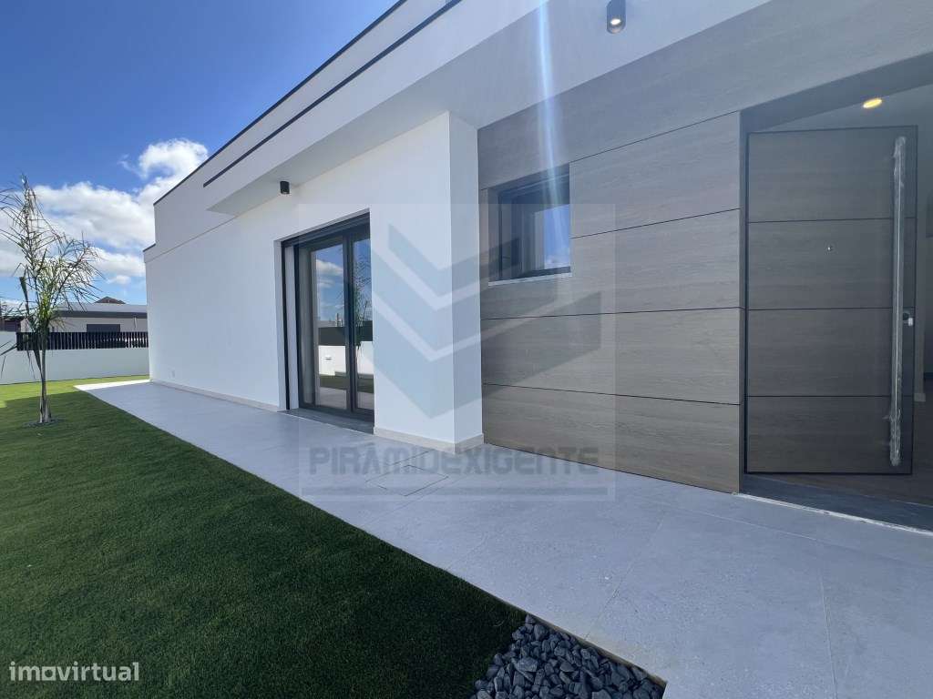 CHARMOSA! Moradia Construção NOVA Isolada, Azeitão! Central!-23