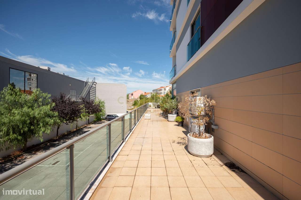 APARTAMENTO T4 DE SONHO NA AMORA | SEIXAL-13