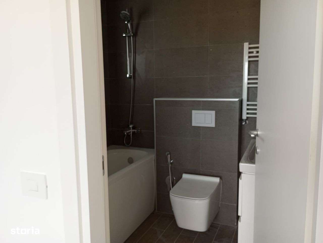 Casa 4 camere, 400 mp curte, Balotesti, str. Lahovari 90G-11