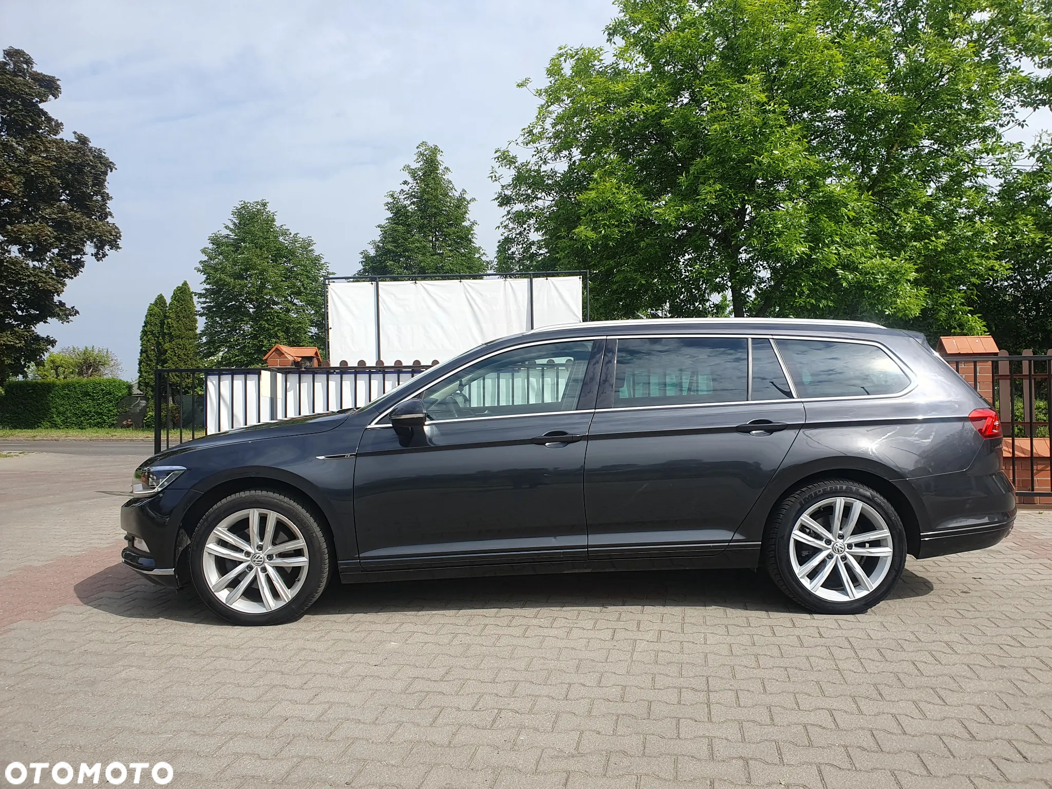 Volkswagen Passat Variant 2.0 TDI SCR DSG R-Line - 5