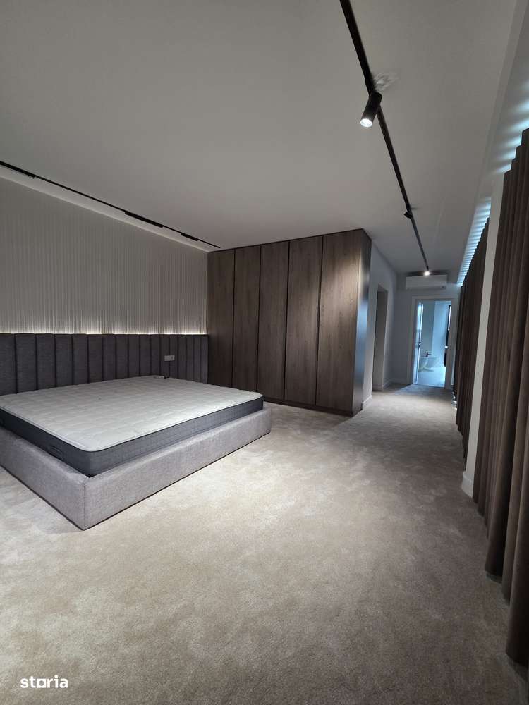 Vilă cu arhitectură futuristă și design avangardist la Cheie-2