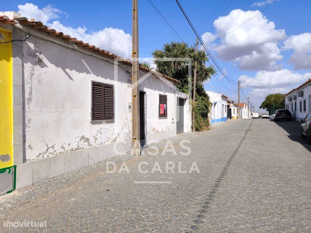 Moradia T2 com quintal em Faro do Alentejo-1