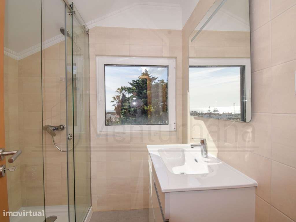 FANTÁSTICO T3 COM TERRAÇO E VISTA DESLUMBRANTE NA PAREDE - CASCAIS-8