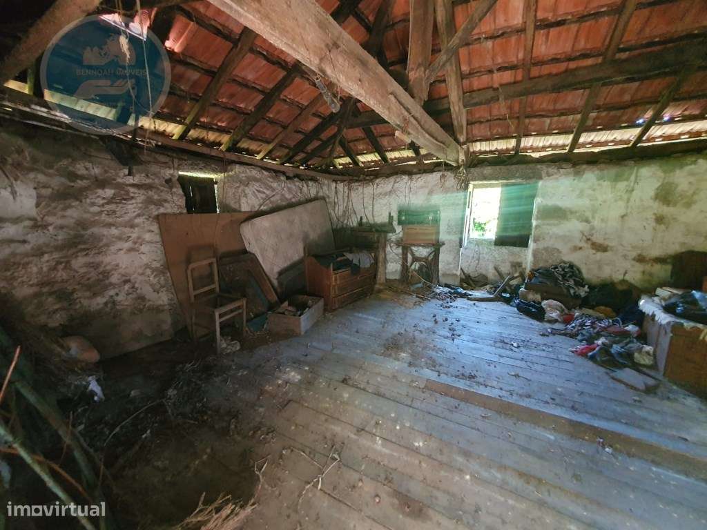 Quinta à venda para restauro em Arroteia freguesia de Rossas-27