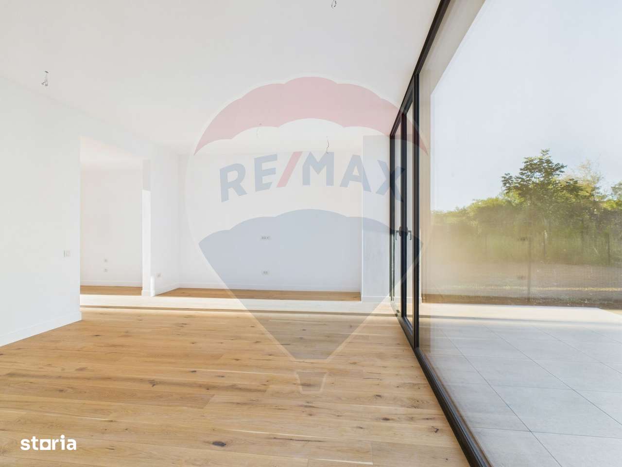 Vila luminoasa si moderna de vanzare in Amber Forest Tunari - Imagine principală: 4/20