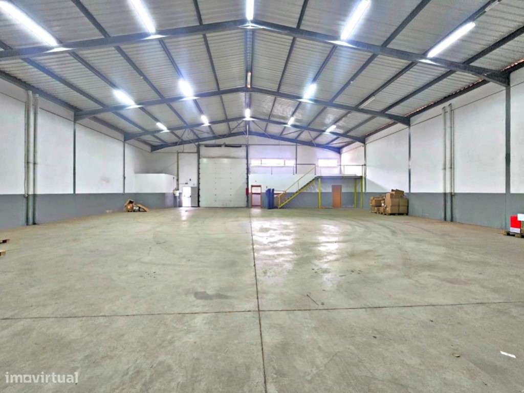 Armazém no Castêlo da Maia - Grande imagem: 2/9