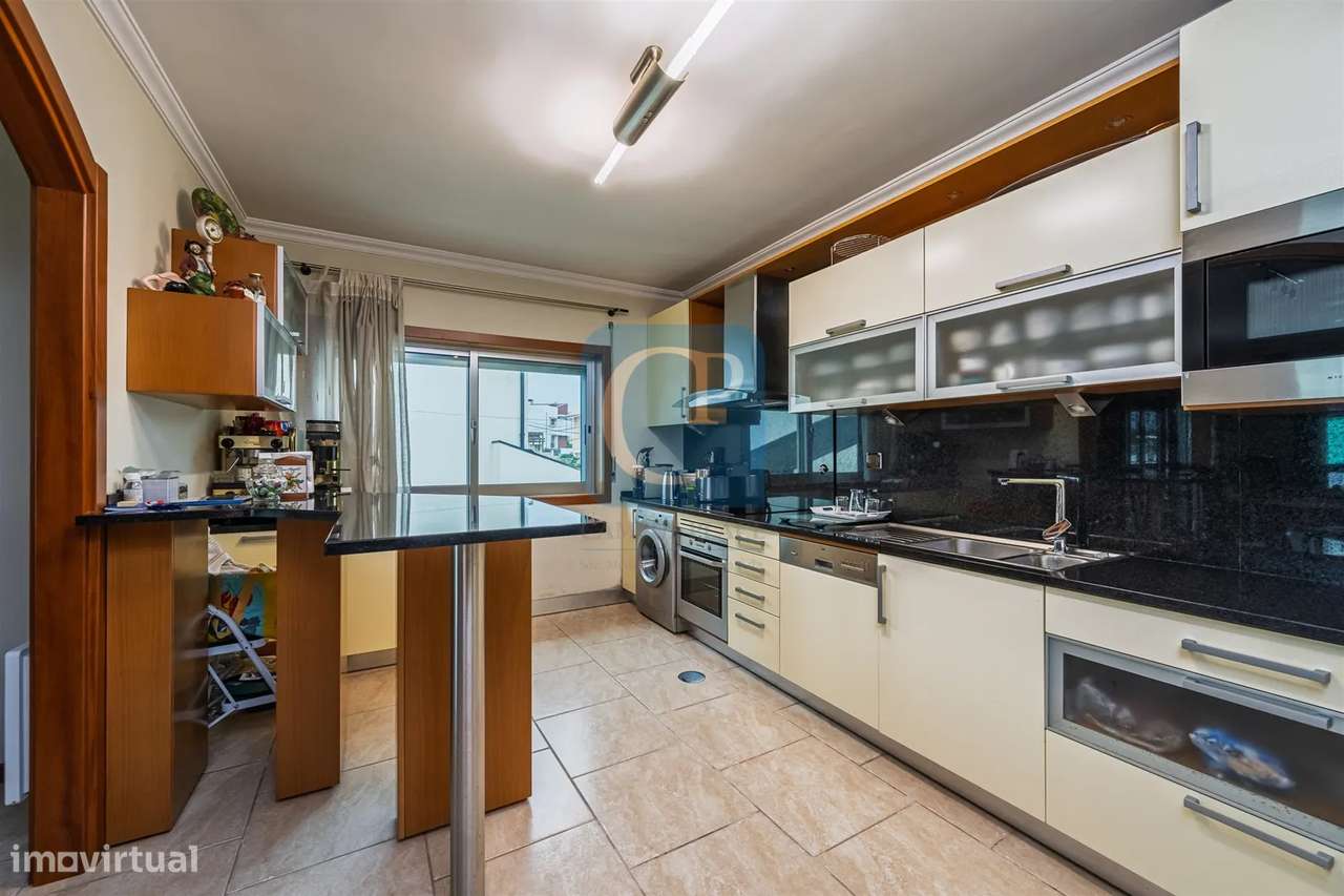 Moradia T3 com Restaurante, em Alfena, Valongo-22