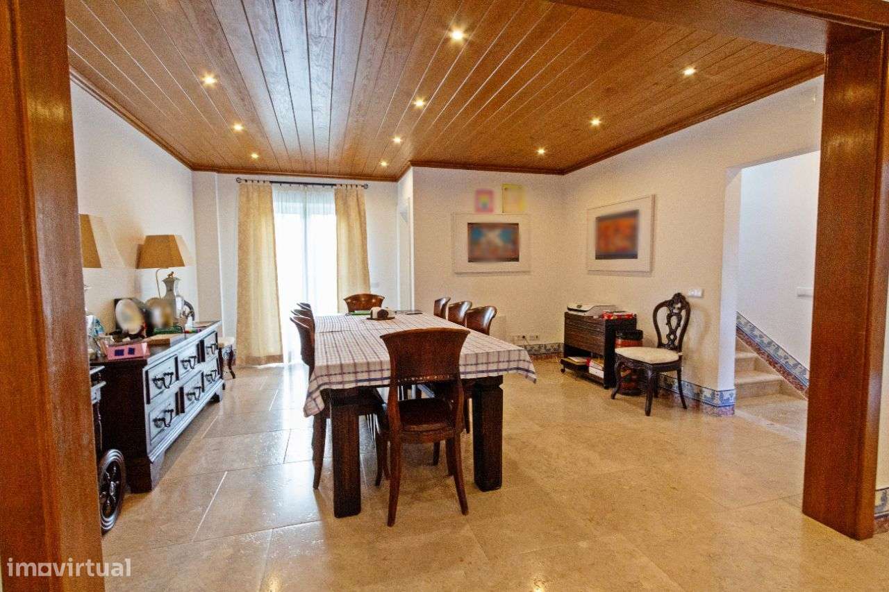 Moradia T5 Totalmente Remodelada - Grande imagem: 3/14