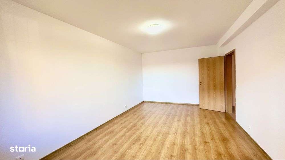 Apartament 2 camere Tractorul-Coresi,parcare,liber,117500 Euro-0