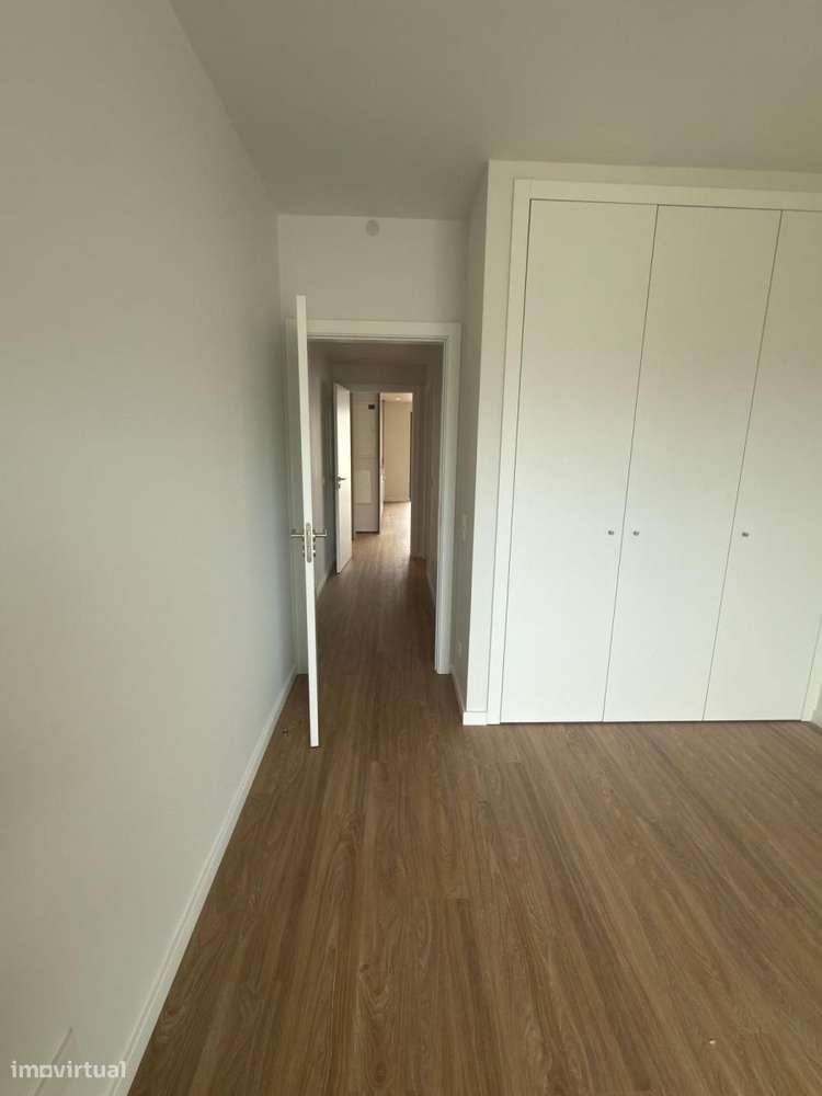 Apartamento T4 com jardim, Loures-8