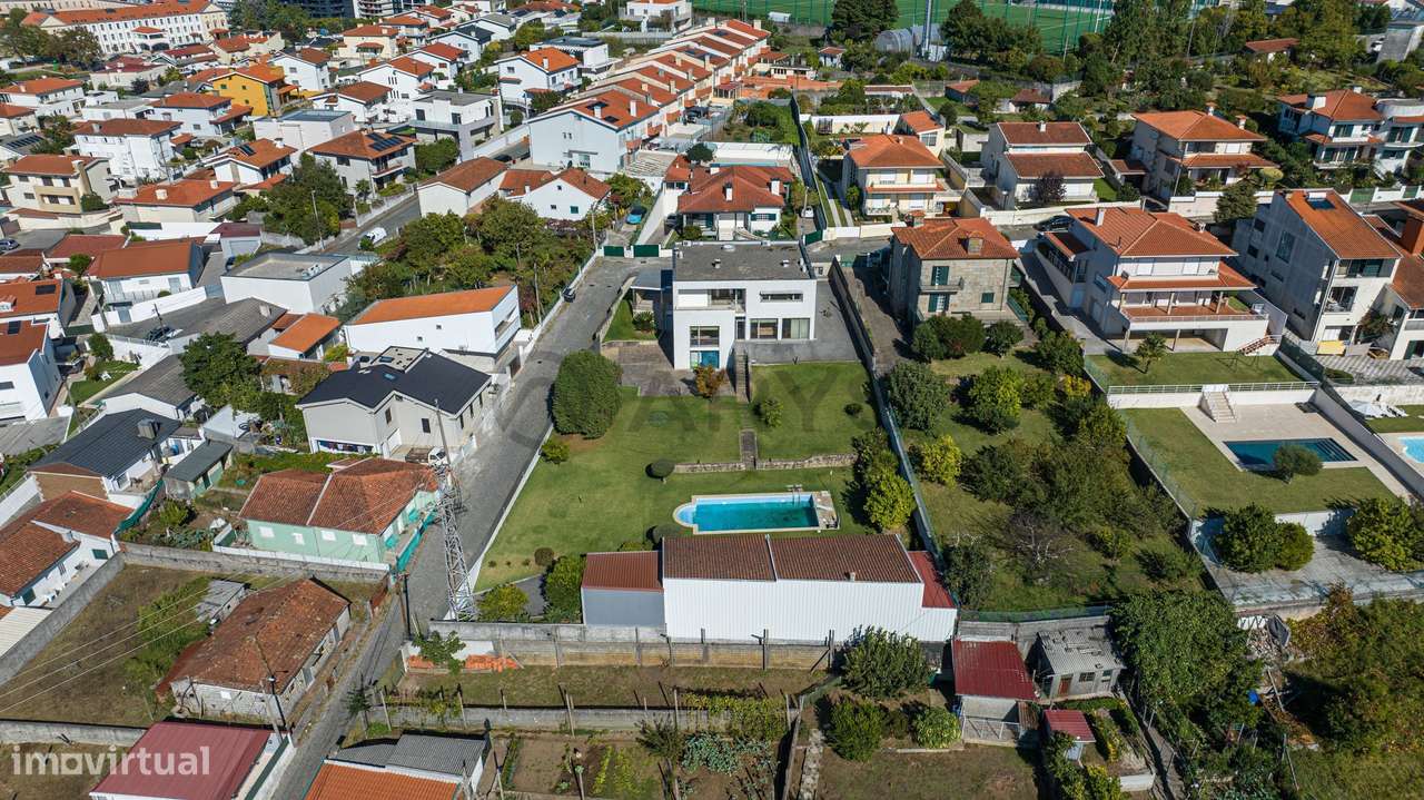 Moradia T4 com Piscina - Nogueira, Braga-45