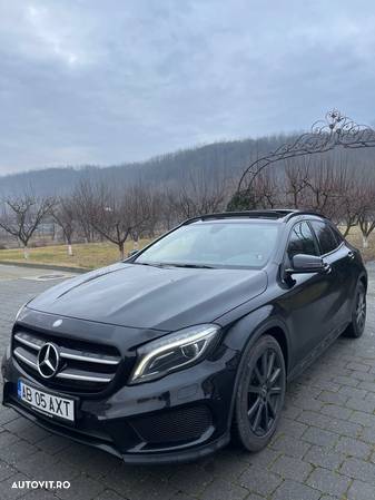 Mercedes-Benz GLA 220 d 4Matic 7G-DCT AMG Line - 3