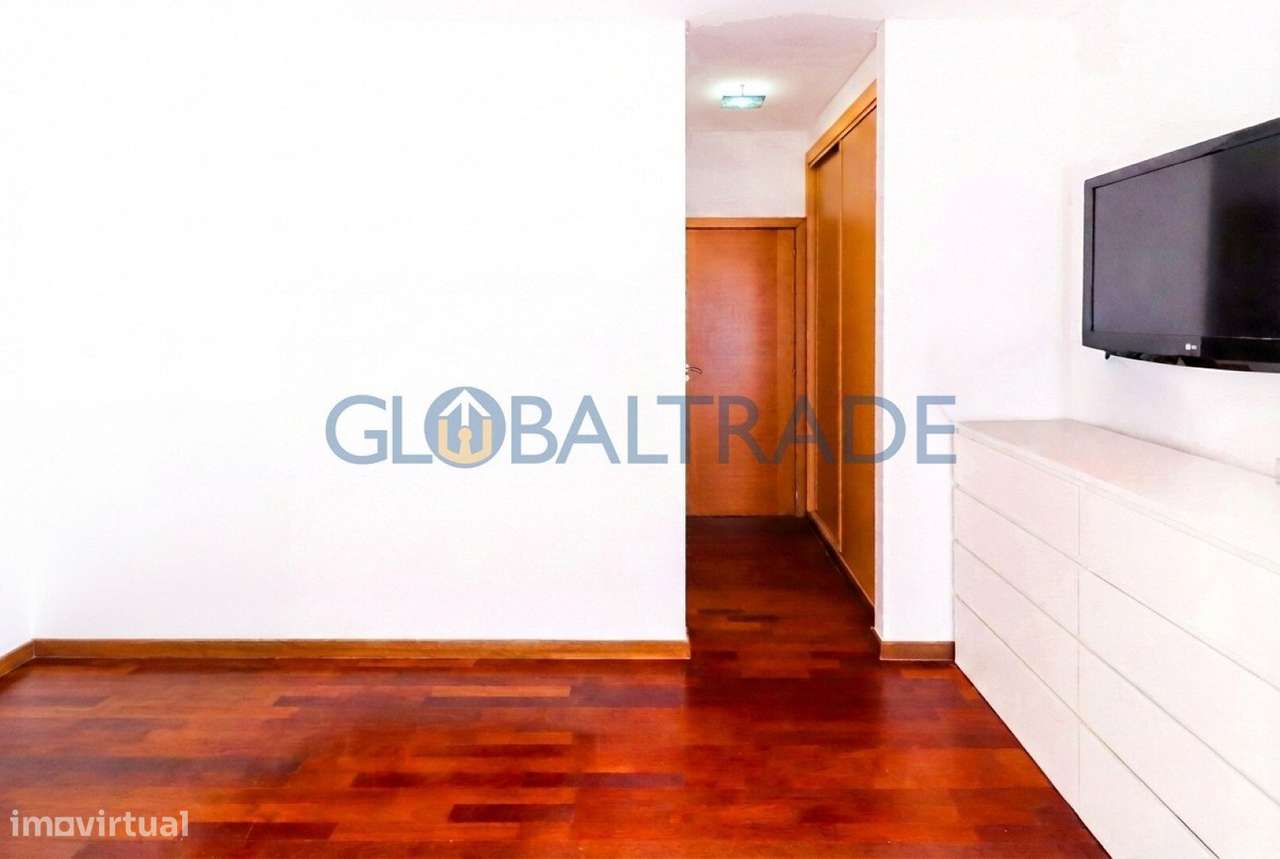 Moradia T3 com Terraço em Valbom-43