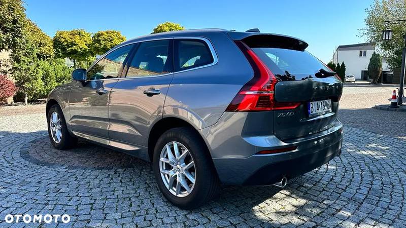 Volvo XC 60 T8 Twin Engine AWD Geartronic Momentum - 4