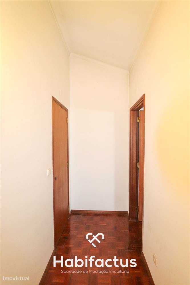 Apartamento T3+1 Duplex para  venda em Marzovelos.-16