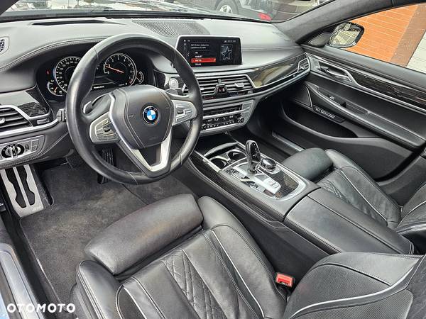 BMW Seria 7 750i xDrive - 14