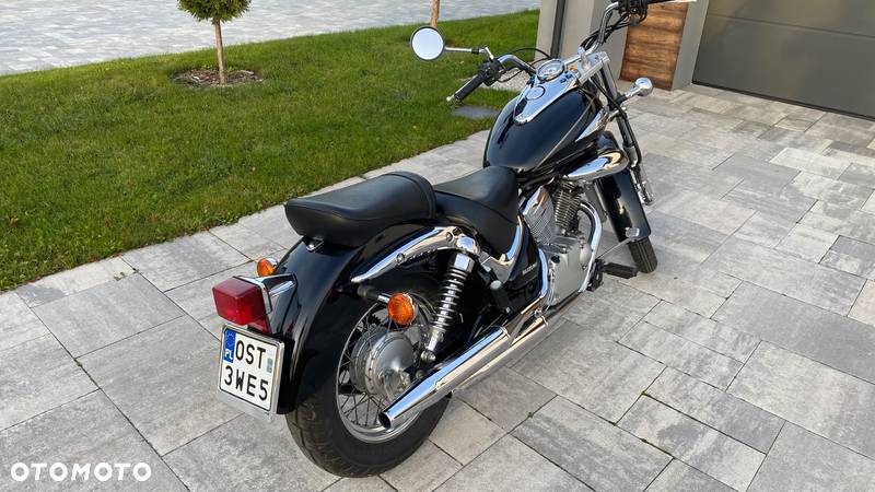 Suzuki Intruder - 3